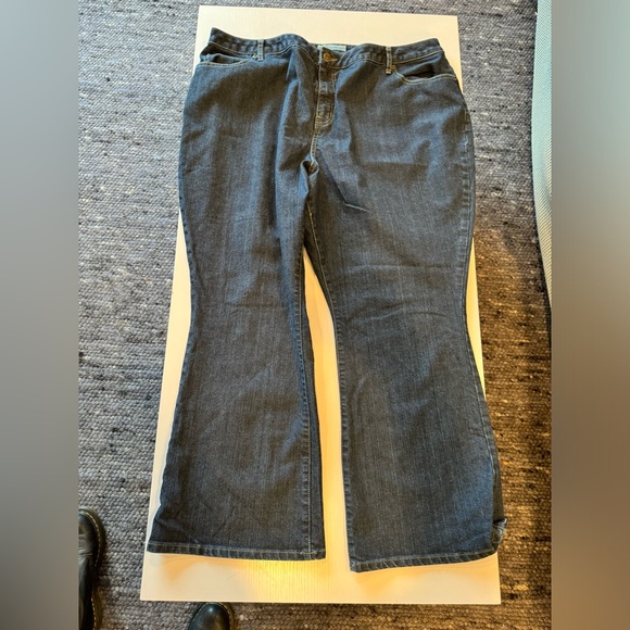 Waist 22”. Rise 14 inches in theme 29” Fashion bugged denim jeans size 24WP - Picture 3 of 9